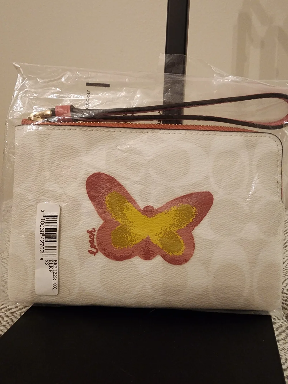 Coach Butterfly Zip Wristlet in Chalk/Taffy With Pink Trim, New In Package